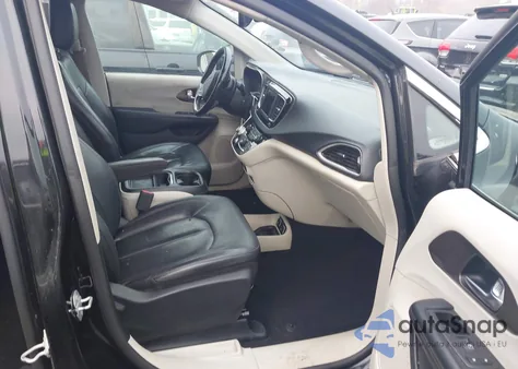 2019 Chrysler Pacifica Touring L z USA, uszkodzony, nr VIN 2C4RC1BG0KR650762